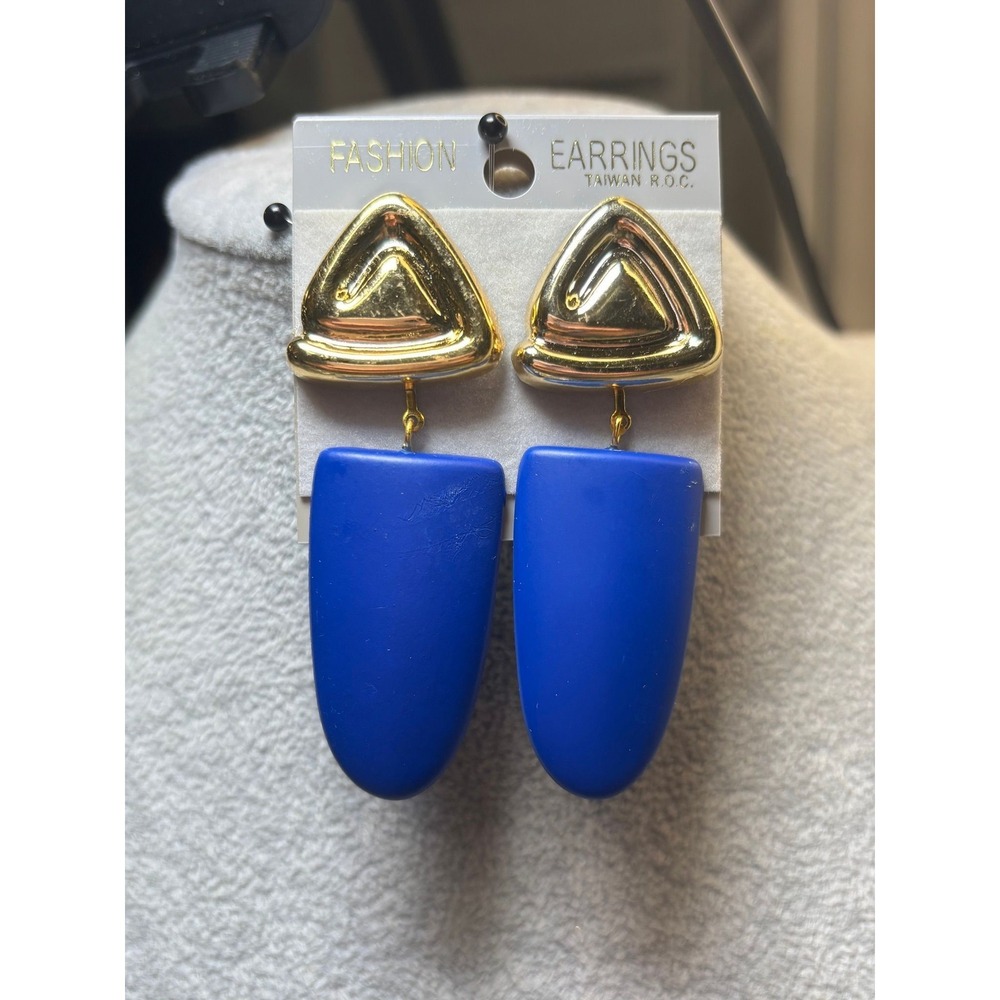 #2. Vintage triangular Earrings